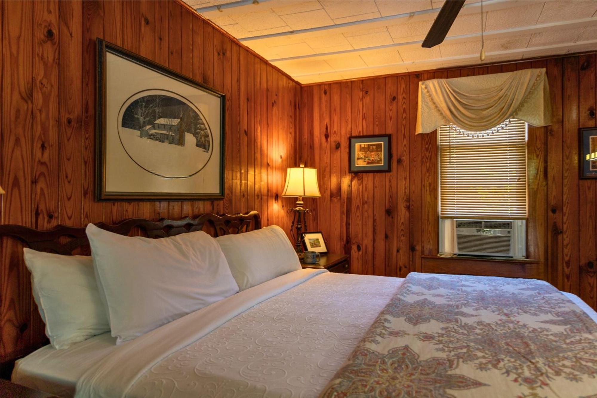 Mountainaire Inn And Log Cabins Блоуинг-Рок Экстерьер фото