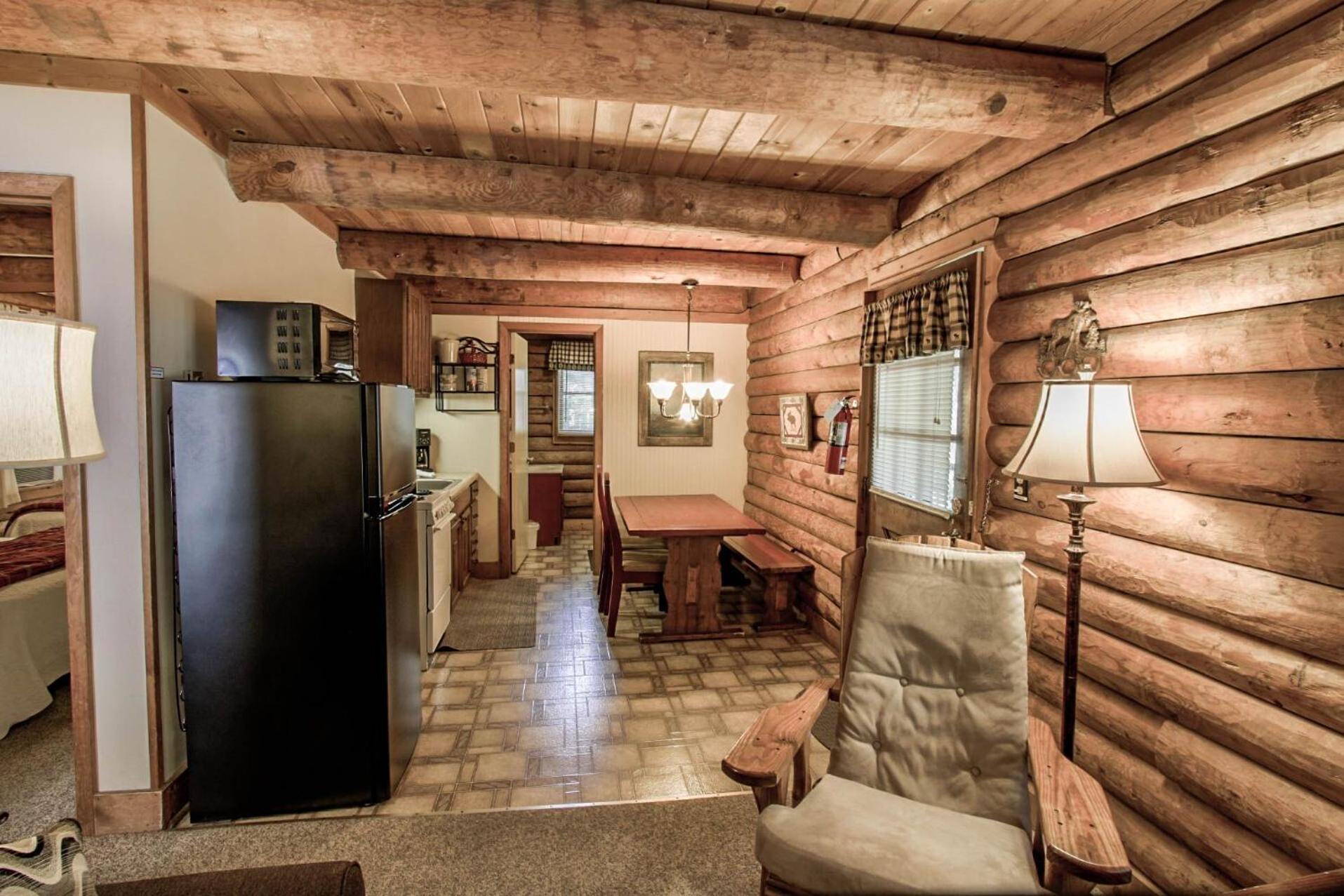 Mountainaire Inn And Log Cabins Блоуинг-Рок Экстерьер фото